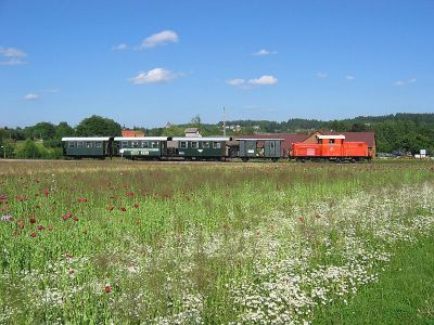 2091.07
Die 2091.07 mit dem "Wackelstein-Express" bei Klein Pertholz
Schlüsselwörter: Waldviertel , Nordast , 2091 , 07