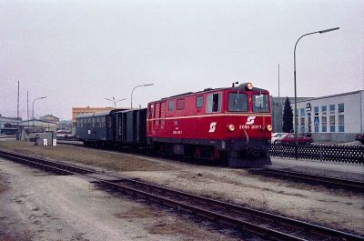 2095.007
Die 2095.007 steht mit dem R 6366 als Triebwagenersatz in Gmünd zur Abfahrt bereit
Schlüsselwörter: Waldviertel , Südast , 2095 , 007 , Gmünd