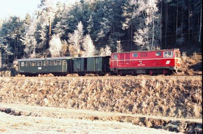 2095.007
Die 2095.007 ist bei herrlichem Winterwetter zwischen Langschlag und Harruck unterwegs
Schlüsselwörter: Waldviertel , Südast , 2095 , 007