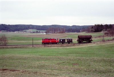 2095.007
Die 2095.007 mit einem kurzen Güterzug zwischen Weitra und Alt Weitra
Scan vom Dia
Schlüsselwörter: 2095 , 007 , Waldviertel , Südast