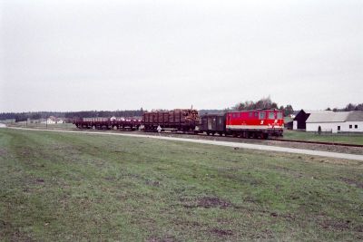 2095.012
Die 2095.012 hat mit ihrem Güterzug soeben die Halte- und Ladestelle Brand verlassen
Scan
Schlüsselwörter: 2095 , 012 , Waldviertel , Nordast