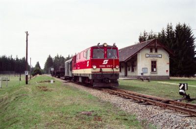 2095.012
Die 2095.012 hat mir ihrem Güterzug den Bahnhof Neu Nagelberg erreicht.
Scan
Schlüsselwörter: 2095 , 012 , Waldviertel , Nordast , Neu-Nagelberg