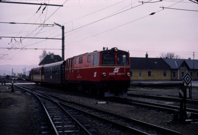 2095.013
Die 2095.013 erreicht soeben mit dem R 6866 den Bahnhof Obergrafendorf
Scan vom Dia
Schlüsselwörter: 2095 , 013 , Mariazellerbahn , Krumpe , Obergrafendorf