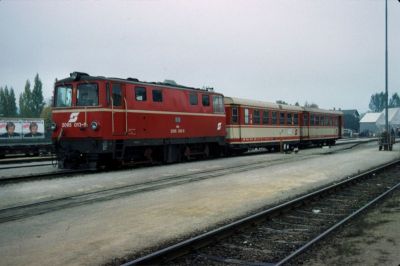 2095.013
Die 2095.013 steht mit dem R 6866 im Bahnhof Wieselburg.
Scan vom Dia
Schlüsselwörter: 2095 , 013 , Mariazellerbahn , Krumpe , Wieselburg