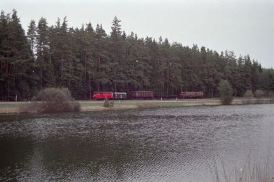 2095.014
Die 2095.014 mit einem Güterzug entlang der Fischteiche zwischen Alt und Neu Nagelberg.
Scan
Schlüsselwörter: 2095 , 014 , Waldviertel , Nordast