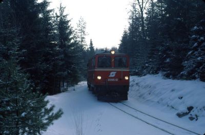 2095.12 bei Aalfang
Die 2095.12 mit GmP 71434 nach Heidenreichstein bei Aalfang.
Scan vom Dia
Schlüsselwörter: 2095 , 12 , Waldviertel , Nordast