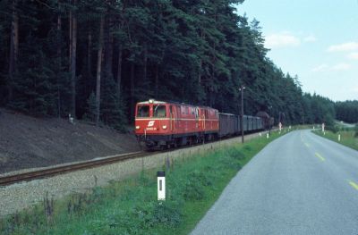 2095 Doppeltraktion
Die 2095.14 + 2095.12 mit dem GmP 71435 zwischen Alt Nagelberg und Neu Nagelberg.
Scan vom Dia
Schlüsselwörter: 2095 , 12 , 14 , Waldviertel , Nordast , Doppeltraktion