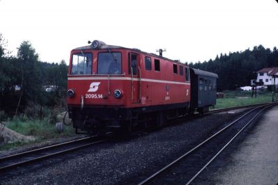 2095.14
Die 2095.14 bei Verschubarbeiten im Bahnhof Alt Nagelberg.
Scan vom Dia
Schlüsselwörter: 2095 , 14 , Waldviertel , Nordast , Alt Nagelberg