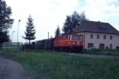 2095.14
Die 2095.14 mit dem GmP 71434 in Gmünd Böhmzeil.
Scan vom Dia
Schlüsselwörter: 2095 , 14 , Waldviertel , Nordast