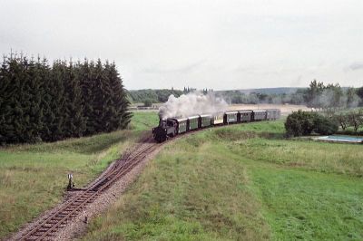 298.207
Die 298.207 verlässt den Bahnhof Gmünd mit dem R 6383 beim Gleisdreieck
Schlüsselwörter: Waldviertel , Südast , 298 , 207 , Gmünd