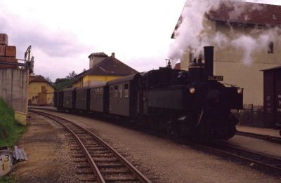 298.207
Die 298.207 hat soeben den Bahnhof Groß Gerungs erreicht.
Scan vom Dia
Schlüsselwörter: 298, Uv , 298 , Waldviertel , Südast , Groß Gerungs