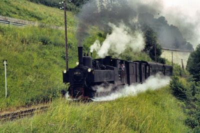 298.56
Die 298.56 mit dem R 3667 auf der Steigung zwischen Waldneukirchen und Grünburg
Scan vom dia
Schlüsselwörter: 298 , 56 , Steyrtalbahn