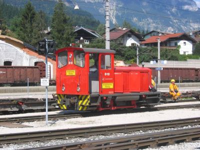 D 12
Die ferngesteuerte D 12 legt gerade eine Verschubpause ein.
Schlüsselwörter: Zillertalbahn , D , 12 , Jenbach