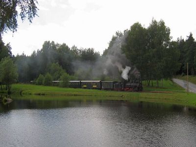 399.01
Die 399.01 fährt an der klassischen Fotostelle, dem Teich bei Gopprechts, vorbei.
Schlüsselwörter: Waldviertel , Nordast , 399 , 01