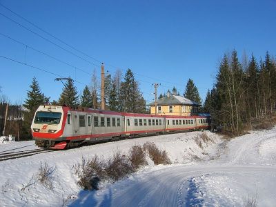 4090.002
Die 4-teilige 4090er-Garnitur als R 6805 bei Winterbach.
Schlüsselwörter: 4090 , 002 , Mariazellerbahn , Bergstrecke , Winterbach