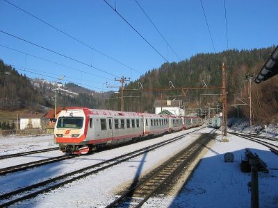 7-teiliger 4090er
Die untaugliche 3-teilige 4090er-Garnitur wurde von vom 4-teiligen 4090er mit dem R 6804 nach St. Pölten überstellt.
Schlüsselwörter: 4090 , Mariazellerbahn , Talstrecke