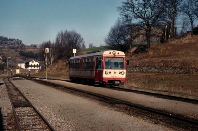 5090.004
Der 5090.004 hat mit dem R 6367 den Bahnhof Steinbach-Groß Perholz erreicht.

Längst vergangene "moderne" Zeiten im Waldviertel ...
Scan vom Dia
Schlüsselwörter: 5090 , 004 , Waldviertel , Südast