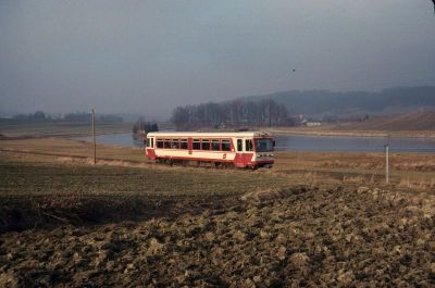 5090.004
Der 5090.004 ist mit dem R 6369 entlang der Weitraer Teiche unterwegs.

Längst vergangene "moderne" Zeiten im Waldviertel ...
Scan vom Dia
Schlüsselwörter: 5090 , 004 , Waldviertel , Südast