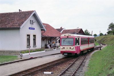 5090.005
Der Triebwagen 5090.005 hält mit einem Regionalzug nach Groß Gerungs im Bahnhof St. Martin
Schlüsselwörter: Waldviertel , Südast , 5090 , 005