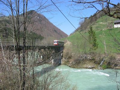 5090.011
Der 5090.011 überquert als R 6927 die Ybbs vor Mirenau
Schlüsselwörter: Ybbstalbahn , 5090 , 011