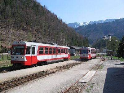 Groß Hollenstein
Der 5090.013 mit R 6910 trifft in Groß Hollenstein den pausierenden 5090.011
Schlüsselwörter: Ybbstalbahn , Groß-Hollenstein , 5090 , 011 , 013