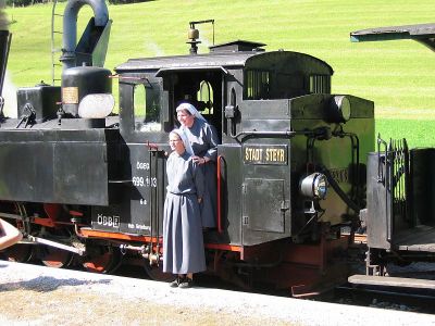 Die neue Lokmannschaft?
"Foto-Shooting" in Pfaffenschlag ...
Schlüsselwörter: Ybbstalbahn , Bergstrecke , Pfaffenschlag