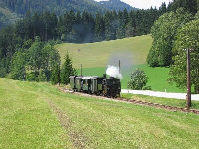 699.103
Lokalbahnidylle pur! Die 699.103 erreicht gleich den Scheitelpunkt der Strecke in Pfaffenschlag.
Schlüsselwörter: Ybbstalbahn , Bergstrecke , Pfaffenschlag , 699 , 103