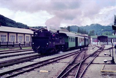 Bh 1
Die Bh 1 verschiebt in Kapfenberg LB
Scan
Schlüsselwörter: Bh1, Thörlerbahn, Kapfenberg