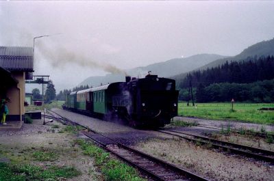 Bh 1
Die Bh 1 steht im Bahnhof Seebach-Thurnau bei Regenwetter zur Abfahrt nach Kapfenberg bereit
Scan
Schlüsselwörter: Bh1, Thörlerbahn, Seebach-Thurnau