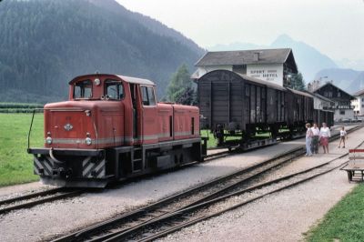 D 9
D 9 mit einem Güterzug in Zell am Ziller.
Scan vom Dia
Schlüsselwörter: D , 9, Zillertalbahn