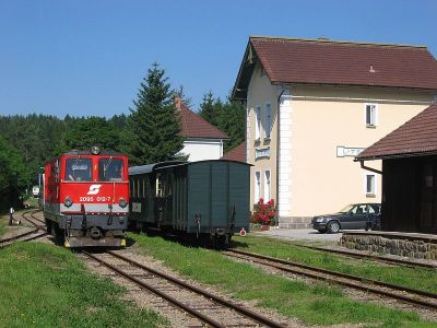 2095.012
Die 2095.012 beim Umsetzen im Bahnhof Litschau.
Schlüsselwörter: Waldviertel , Nordast , 2095 , 012