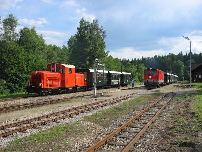 2091.09 und 2095.012
"Wackelstein-Express" und "Herrensee-Express" treffen in Alt Nagelberg aufeinander.
Schlüsselwörter: Waldviertel , Nordast , 2091 , 09, 2095 , 012 , Alt-Nagelberg