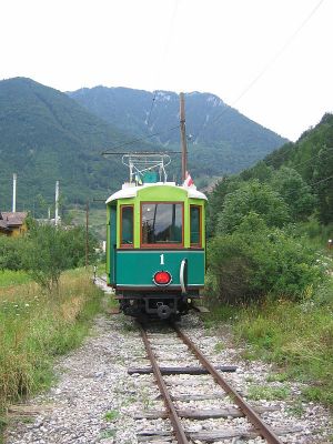 Hirschwang
Der Tw 1 auf den letzten Metern vor der alten Endstation Hirschwang
Schlüsselwörter: Höllentalbahn , Hirschwang