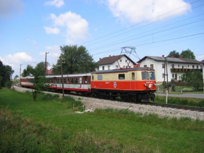 IMG_6908
Die 1099.011 fährt mit dem R 6830 "Bürgeralpe" bei Nadelbach Richtung St. Pölten.
Schlüsselwörter: 1099 , Nadelbach