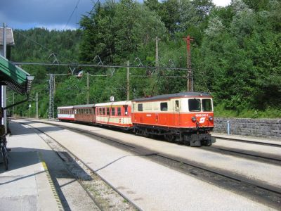 IMG_7210
1099.010 mit R 6809 nach der Ankunft im Bahnhof Laubenbachmühle.
Schlüsselwörter: 1099 , Laubenbachmühle