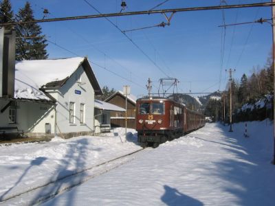 IMG_8395
1099.013 mit REX 6837 "Ötscherbär" am 28.12.2007 in Mitterbach.
Schlüsselwörter: 1099 , Ötscherbär