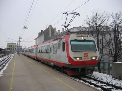 IMG_8743
4090.002 + 4090.001 vierteilig mit 5090.015 als R 6843 "Bürgeralpe" in St. Pölten Hbf.
Schlüsselwörter: 4090 , 5090 , St. Pölten