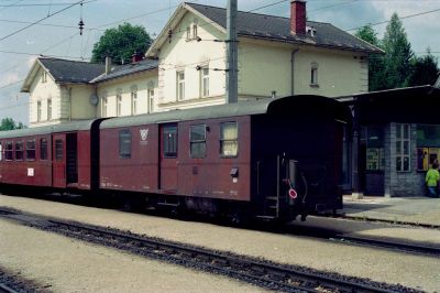 Postwagen
...als es auf der Mariazellerbahn noch Postbeförderung gab...

Scan
Schlüsselwörter: Mariazellerbahn , Bergstrecke , Mariazell , Postwagen