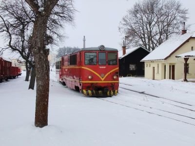 Lokalbahnromantik in Kamenice nad Lipou
Die T 47.011 wartet mit ihrem Zug 207 auf die Abfahrtszeit im malerischen Bahnhof Kamenice nad Lipou
Schlüsselwörter: Kamenice nad Lipou