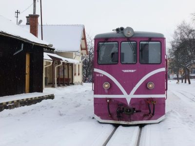 Kamenice nad Lipou
Die T 47.019 ist mit Zug 208 im malerischen Bahnhof Kamenice nad Lipou angekommenb
Schlüsselwörter: JHMD, T 47, T47.019, Kamenice nad Lipou