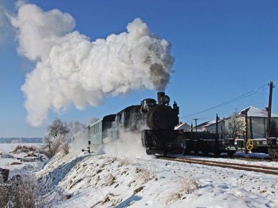 Winterdampf
U 46.101 mit einem Sonderzug bei der Ausfahrt aus Blažejov am 30.12.2010
Schlüsselwörter: JHMD, U46.101, Blažejov