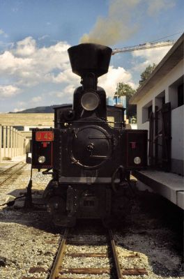 U 43
Die U 43 vor der noch in Bau befindlichen neuen TFZ-Halle in Murau 1981
Scan vom Dia
Schlüsselwörter: U43 , U , 43 , Murtalbahn , Murau