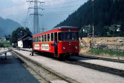 VT 2
VT 2 bei der Zugwende von Zg 25 auf 26 in Mayrhofen.
Scan vom Dia
Schlüsselwörter: VT , 2 , Zillertalbahn , Mayrhofen