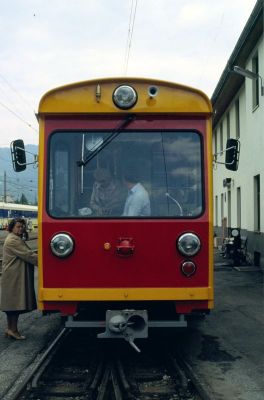 VT 34
Der brandneue VT 34 in Unzmarkt 1981.
Scan vom Dia
Schlüsselwörter: VT , 34 , Murtalbahn , Unzmarkt