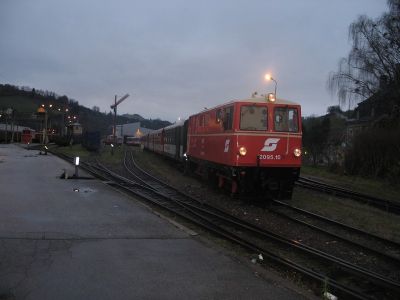 2095.010 Waidhofen
2095.10 beim Rangieren nach der Ankunft aus Gstadt
Schlüsselwörter: Ybbstalbahn , 2095 , 010 , 10