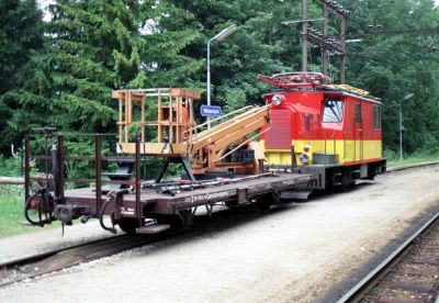 Mariazellerbahn
Turmwagen mit Anhang abgestellt in Winterbach.
Schlüsselwörter: Mariazellerbahn, Winterbach