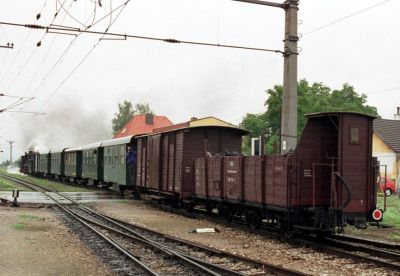 Sonderzug auf der Krumpe
Ausfahrt aus dem Bahnhof Ober Grafendorf auf die Krumpe.
Schlüsselwörter: Krumpe, Ober Grafendorf