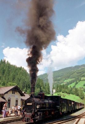 Dampfzug in Krimml
Dampfzug mit der 399.01 erreicht die Endstation Krimml.
Schlüsselwörter: Dampfzug, Krimml