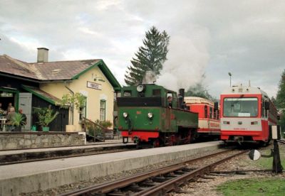 Zugbegegnung in Ybbsitz
Planzug und Dampfsonderzug in Ybbsitz.
Schlüsselwörter: Ybbsitz,