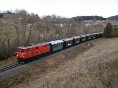 Adventsonderzug zum Fassldorfer Advent bei St. Martin
Schlüsselwörter: 2095, 05, 2095.05, Waldviertler, Schmalspurbahn, Schmalspurbahnen, blutorange, Nostalgie, Nostalgielok, Advent, Weitraer, 12, Fassldorf